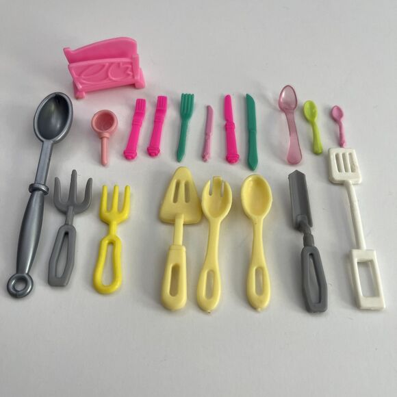 Vintage Barbie‎ Food Kitchen Dishes Cooking Accessories LOT - Picture 7 of 7